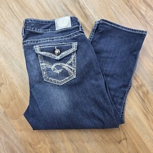 💇‍♀️Maurices Premium Dark Wash Embroider Sequin Capri Jeans Size 18